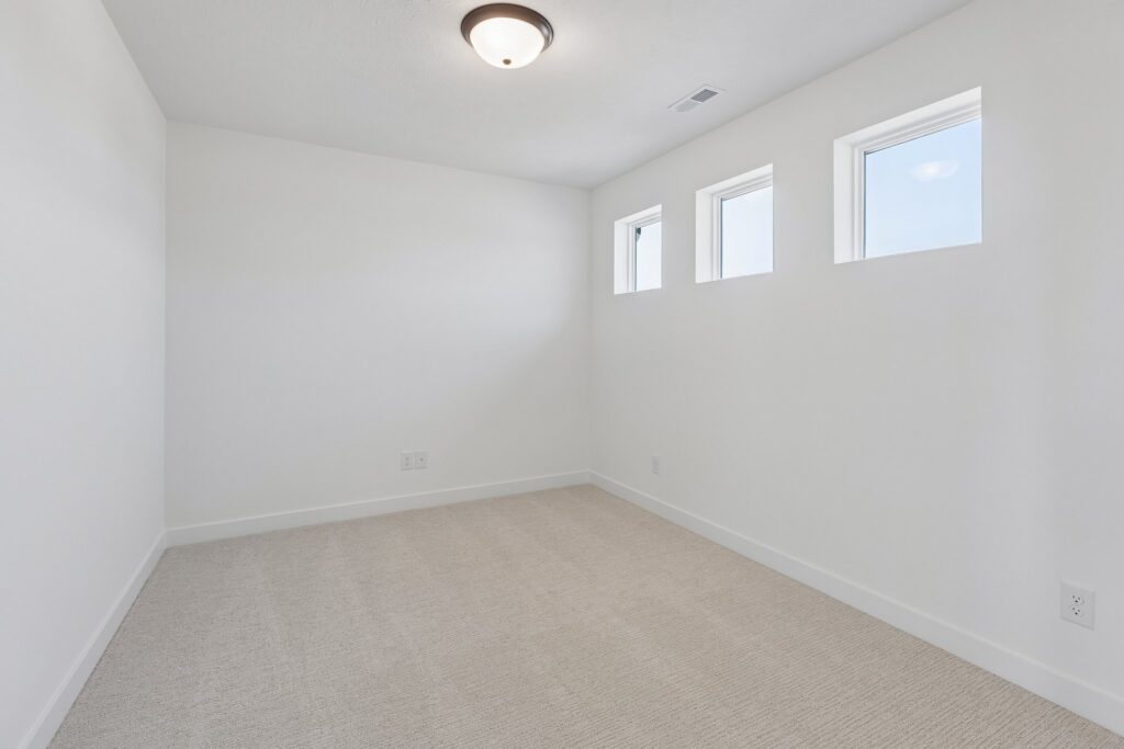 15-web-or-mls-9659 - 11103 N 161st Ave_015