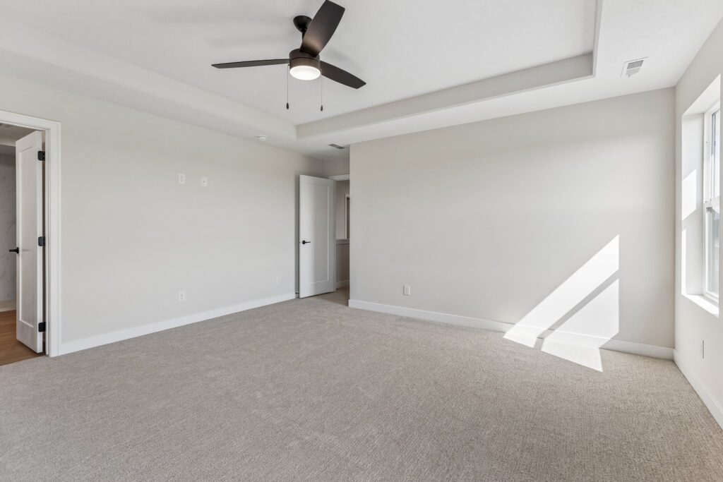 16-web-or-mls-11003 N 159th Ave_016