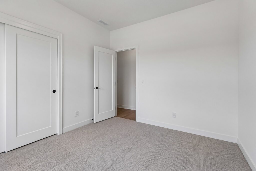 16-web-or-mls-11108 N 173rd St_016