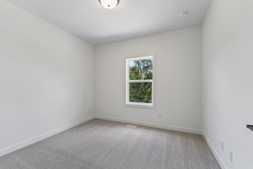 16-web-or-mls-9344 - 11008 N 172nd St_027