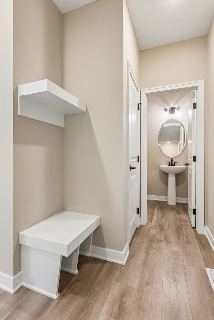 16-web-or-mls-9412 - 7713 N 116th St_016