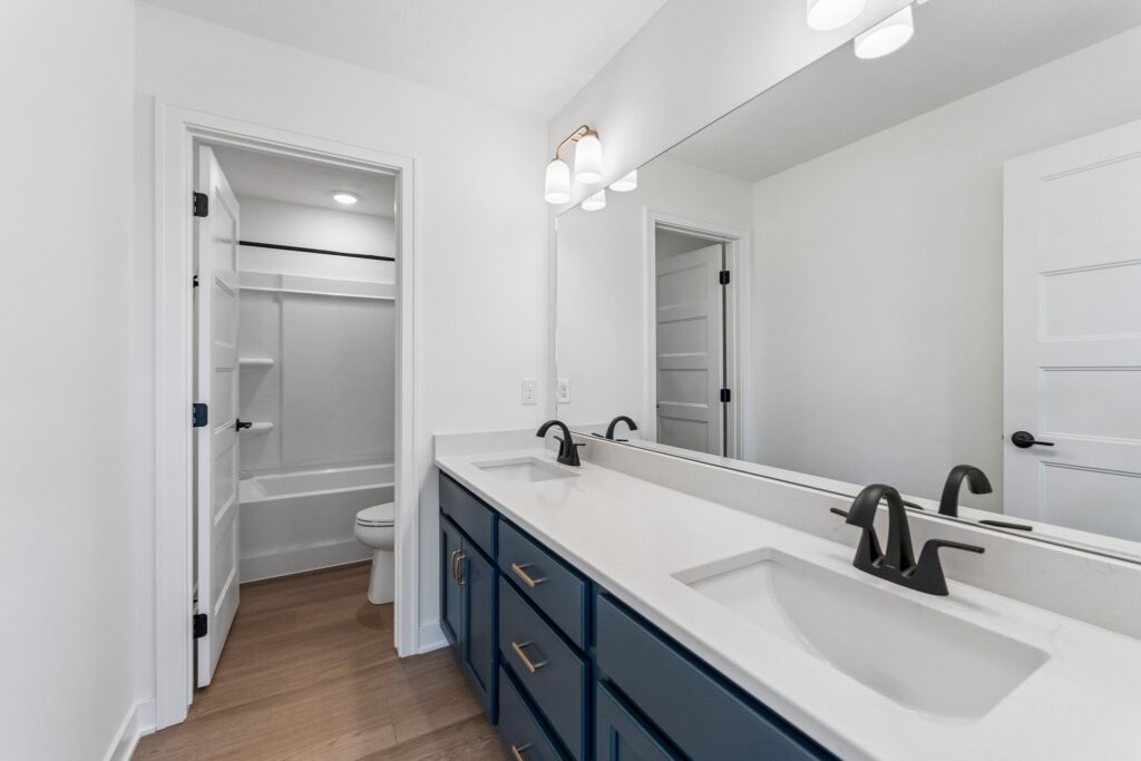 17-web-or-mls-9343 - 11101 N 161st St_017