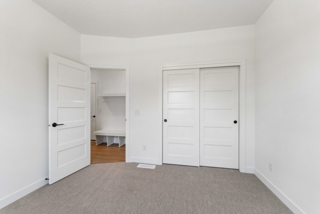 17-web-or-mls-9344 - 11008 N 172nd St_028