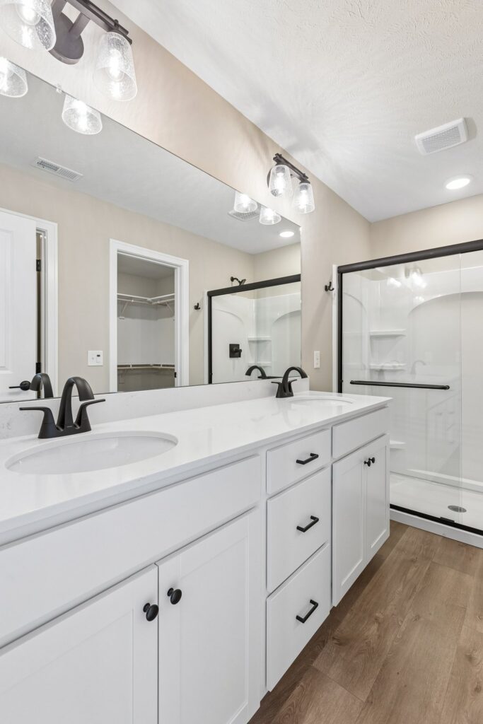 18-web-or-mls-8363 - 7713 N 116th Ave - 018