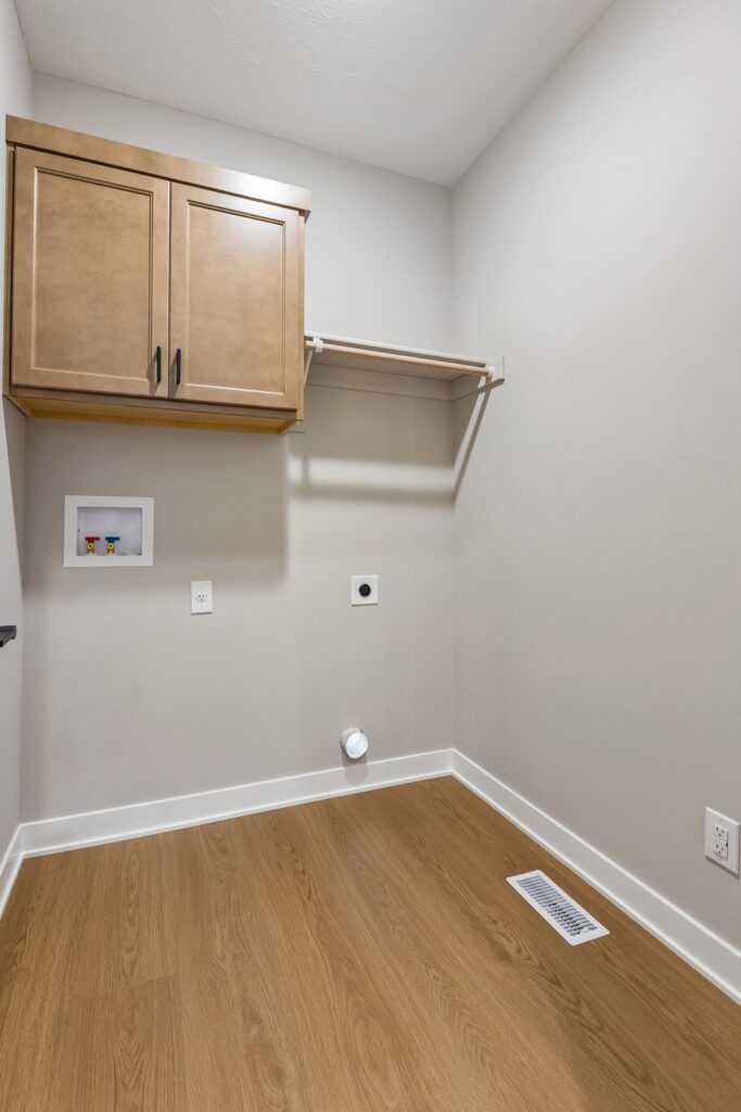 18-web-or-mls-9341 - 17118 Cora St_018