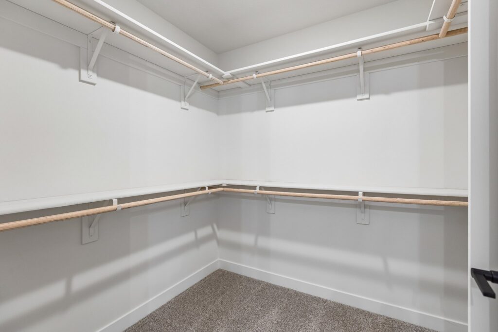 19-web-or-mls-8363 - 7713 N 116th Ave - 019