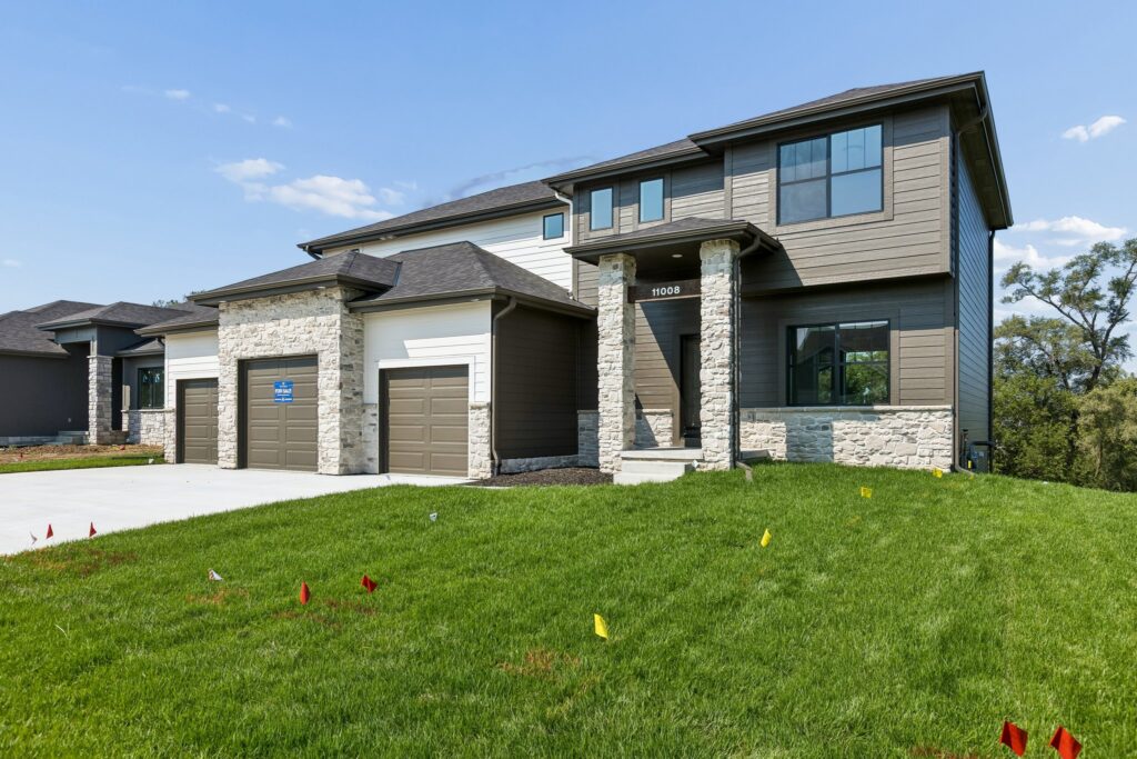 2-web-or-mls-11008 N 172nd St_002
