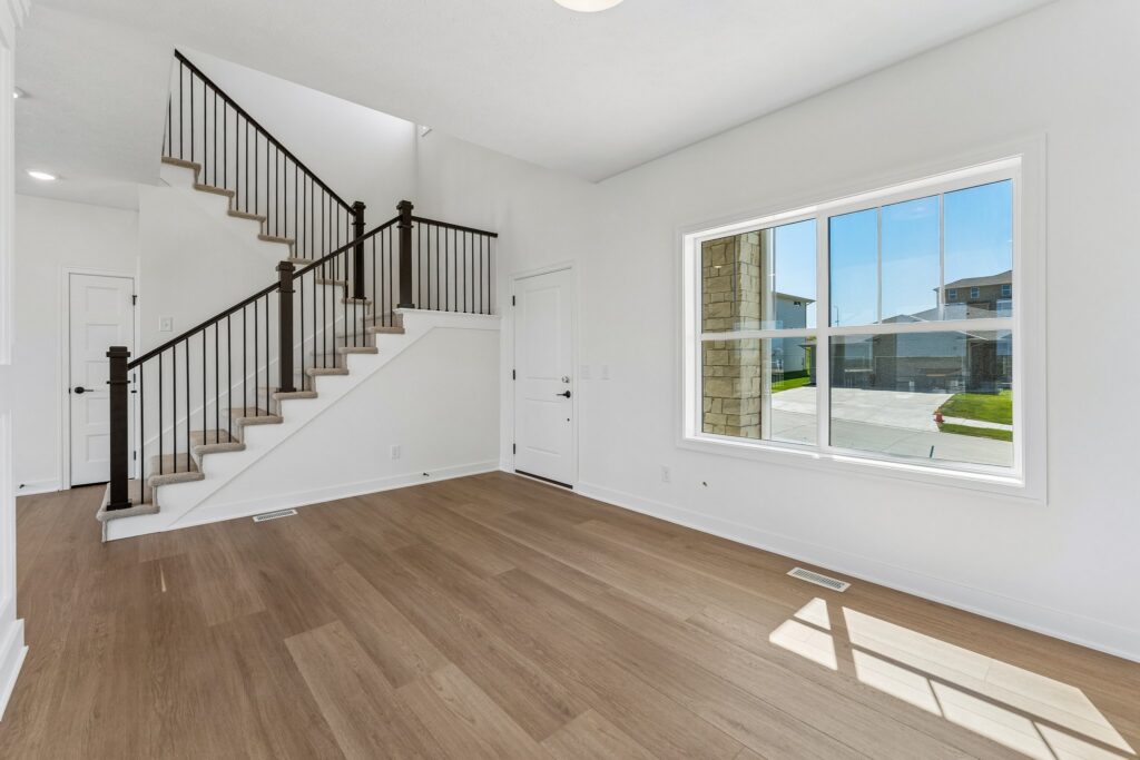 2-web-or-mls-9343 - 11101 N 161st St_002
