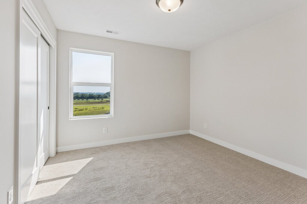 20-web-or-mls-11003 N 159th Ave_020