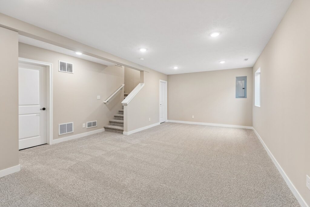 20-web-or-mls-8363 - 7713 N 116th Ave - 020