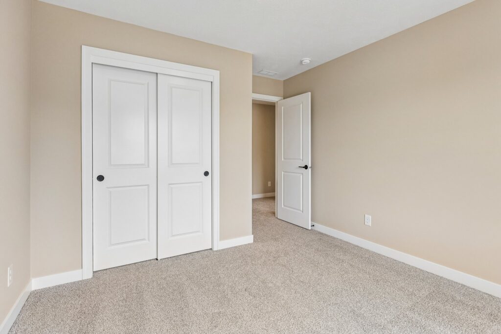 20-web-or-mls-9412 - 7713 N 116th St_020