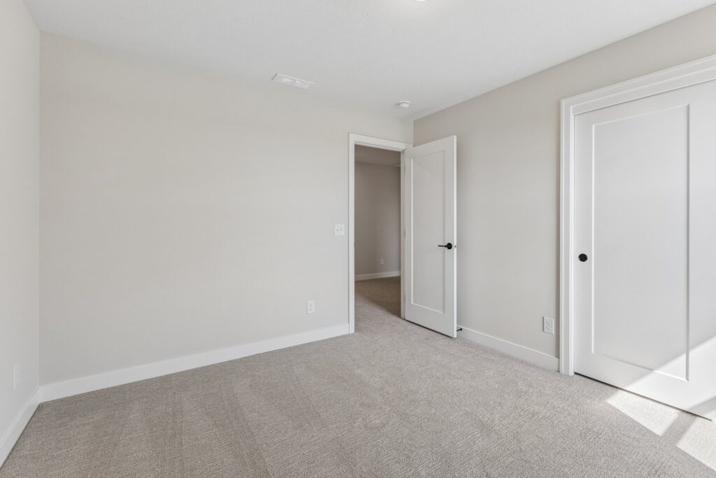21-web-or-mls-11003 N 159th Ave_021