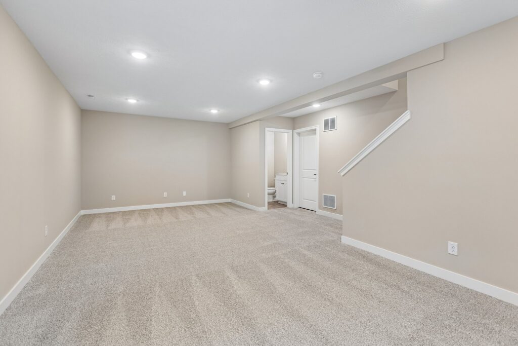 21-web-or-mls-8363 - 7713 N 116th Ave - 021