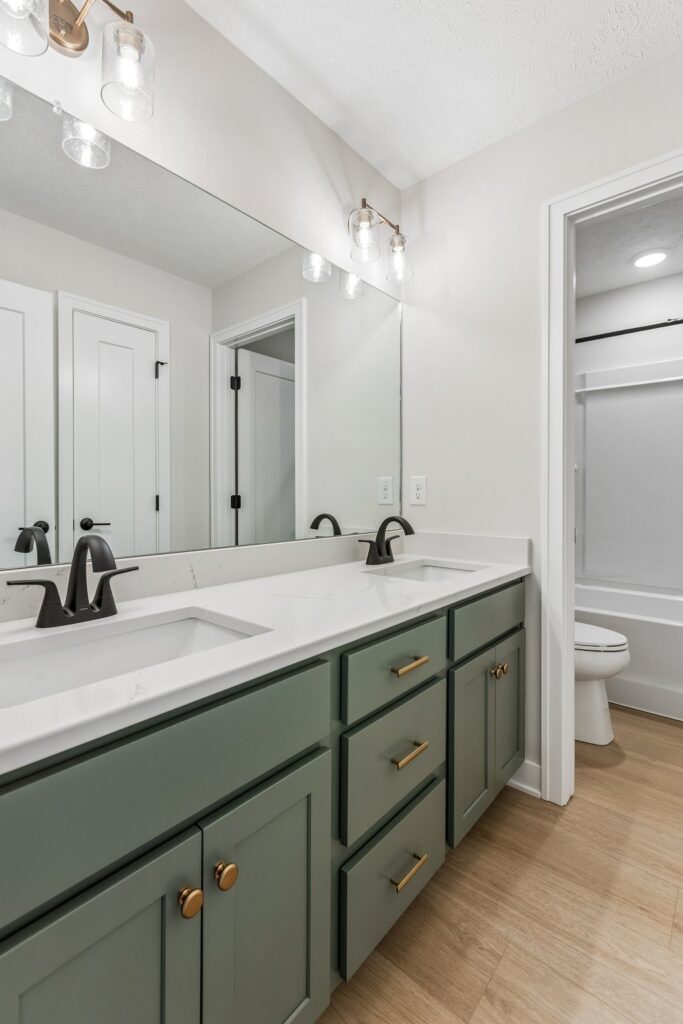 22-web-or-mls-11003 N 159th Ave_022