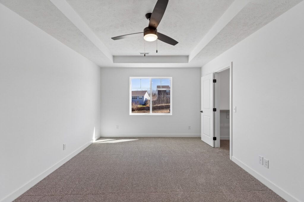 22-web-or-mls-8320 - 7716 N 116th Ave - 022