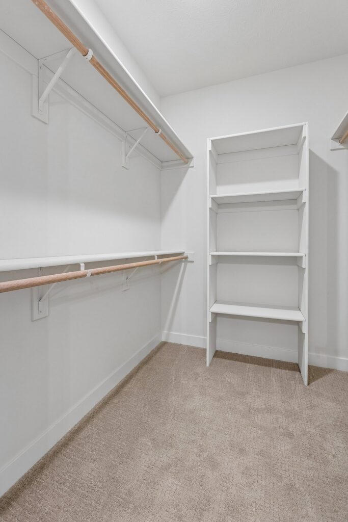22-web-or-mls-9341 - 17118 Cora St_022