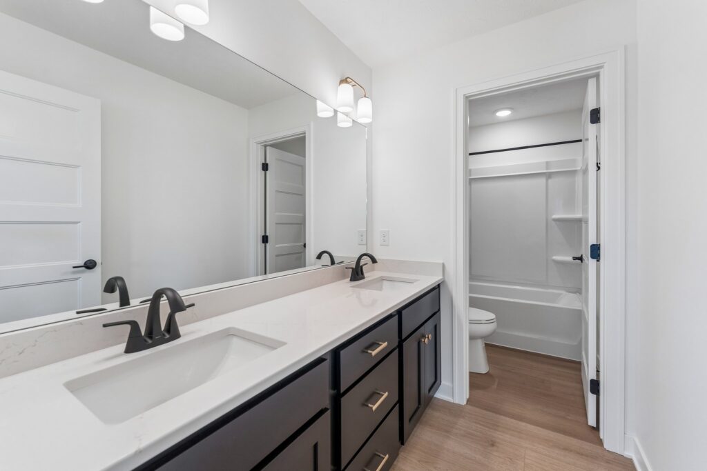 22-web-or-mls-9344 - 11008 N 172nd St_019