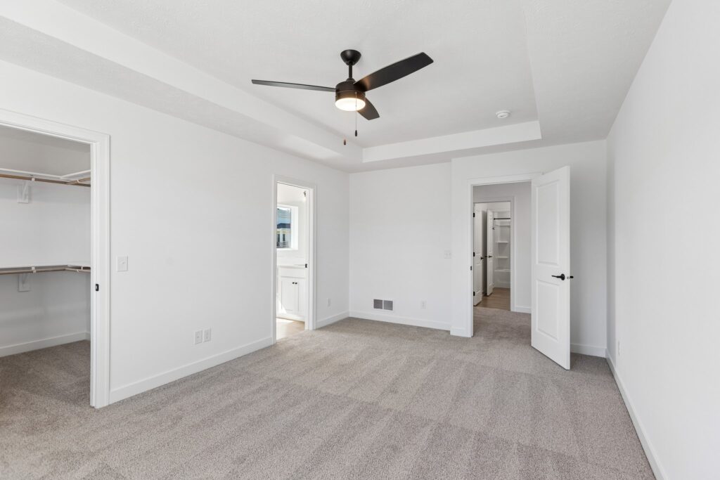 23-web-or-mls-8320 - 7716 N 116th Ave - 023