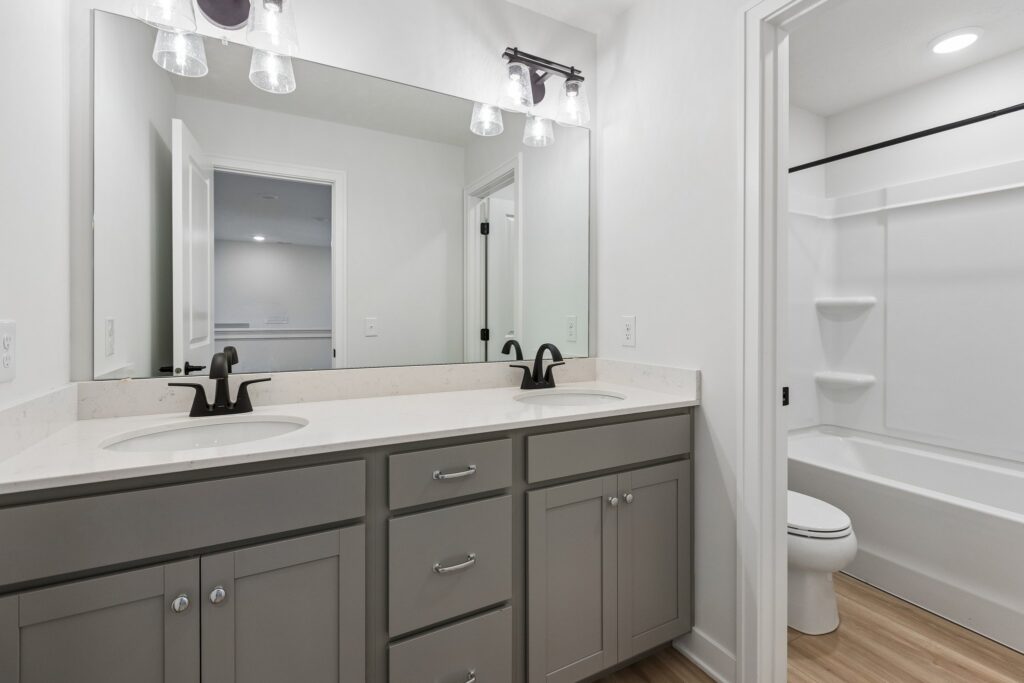 24-web-or-mls-16101 Isabella St_024