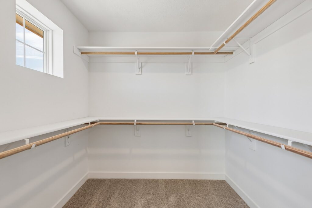 24-web-or-mls-8320 - 7716 N 116th Ave - 024