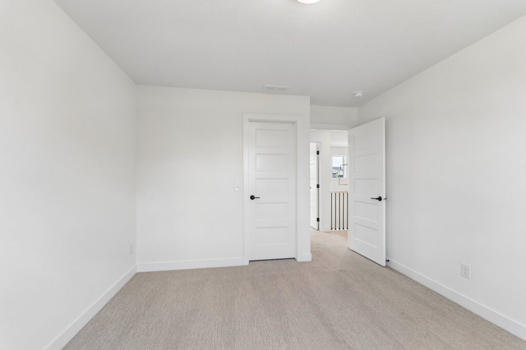24-web-or-mls-9344 - 11008 N 172nd St_021