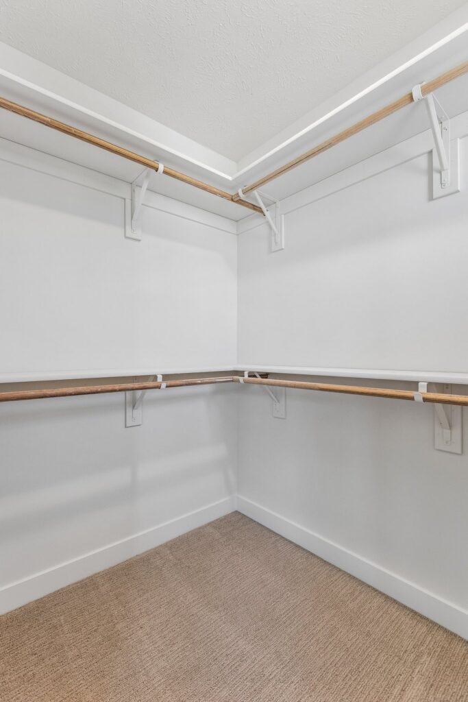 26-web-or-mls-11003 N 159th Ave_026