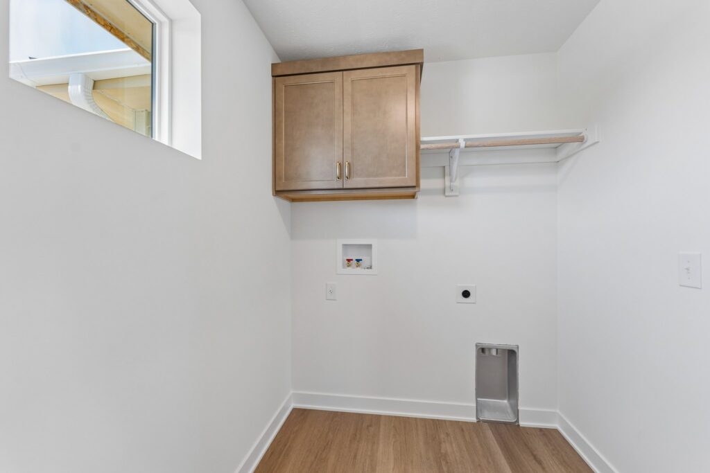 26-web-or-mls-9343 - 11101 N 161st St_026