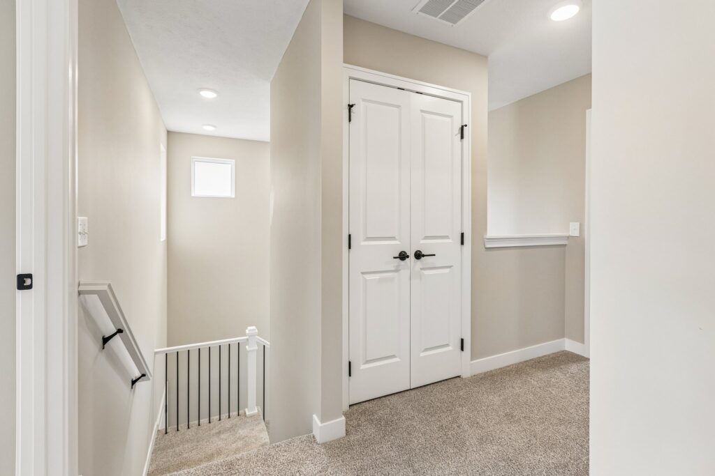 26-web-or-mls-9412 - 7713 N 116th St_026