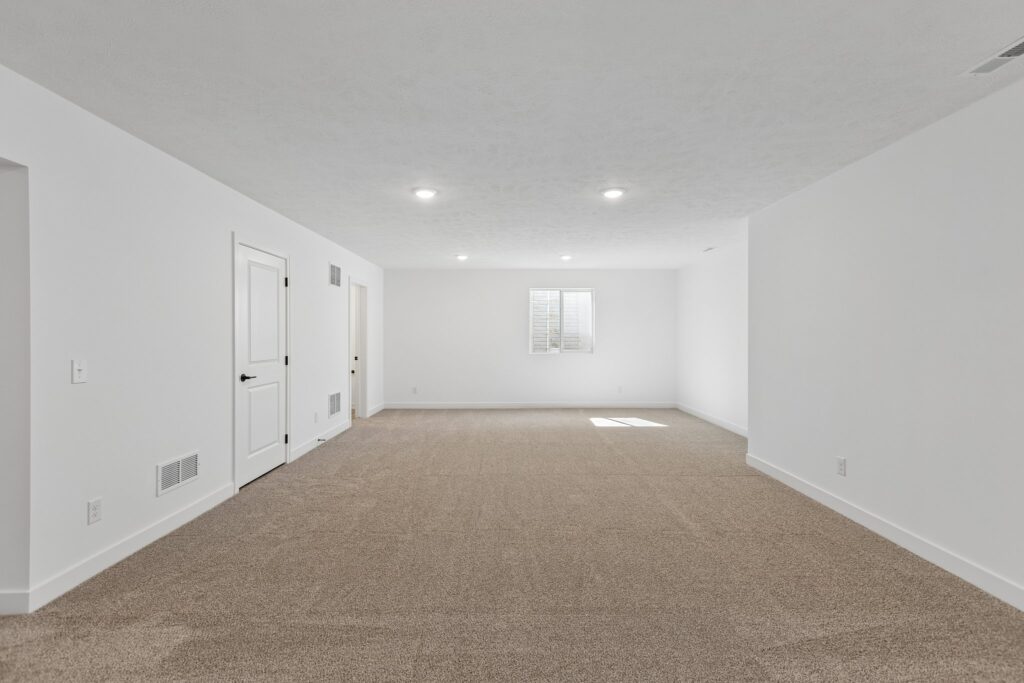 27-web-or-mls-8320 - 7716 N 116th Ave - 027