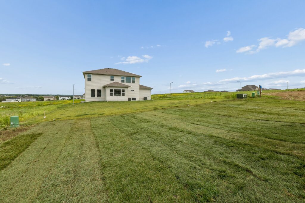 27-web-or-mls-9341 - 17118 Cora St_027