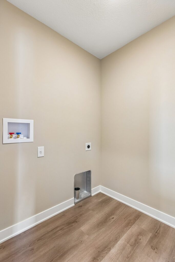 27-web-or-mls-9412 - 7713 N 116th St_027
