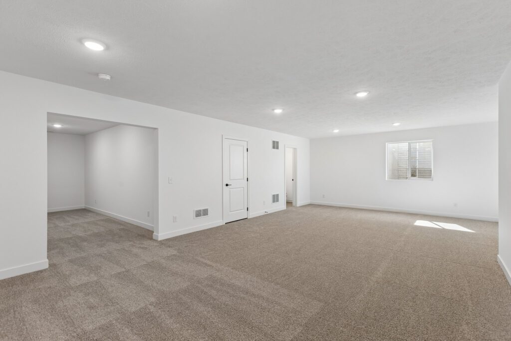 28-web-or-mls-8320 - 7716 N 116th Ave - 028