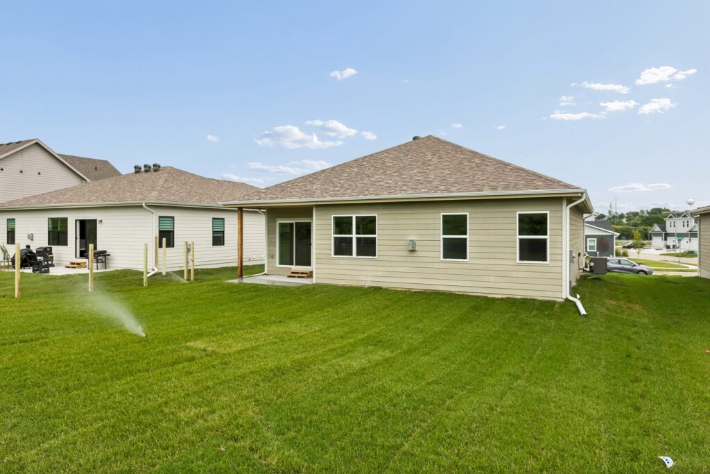 28-web-or-mls-9335 - 16105 Isabella St_028
