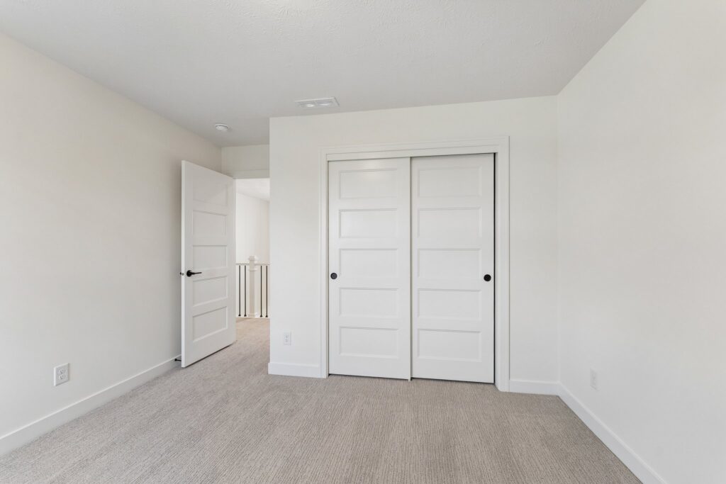 28-web-or-mls-9344 - 11008 N 172nd St_025