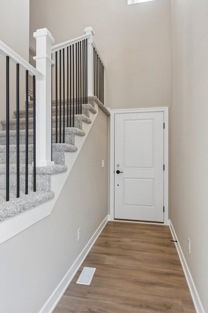 3-web-or-mls-8363 - 7713 N 116th Ave - 003