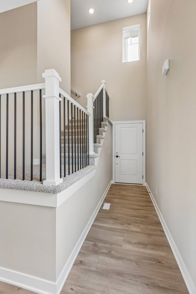 3-web-or-mls-9412 - 7713 N 116th St_003