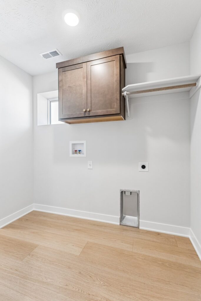 30-web-or-mls-11003 N 159th Ave_030