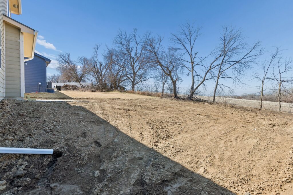 31-web-or-mls-8320 - 7716 N 116th Ave - 031