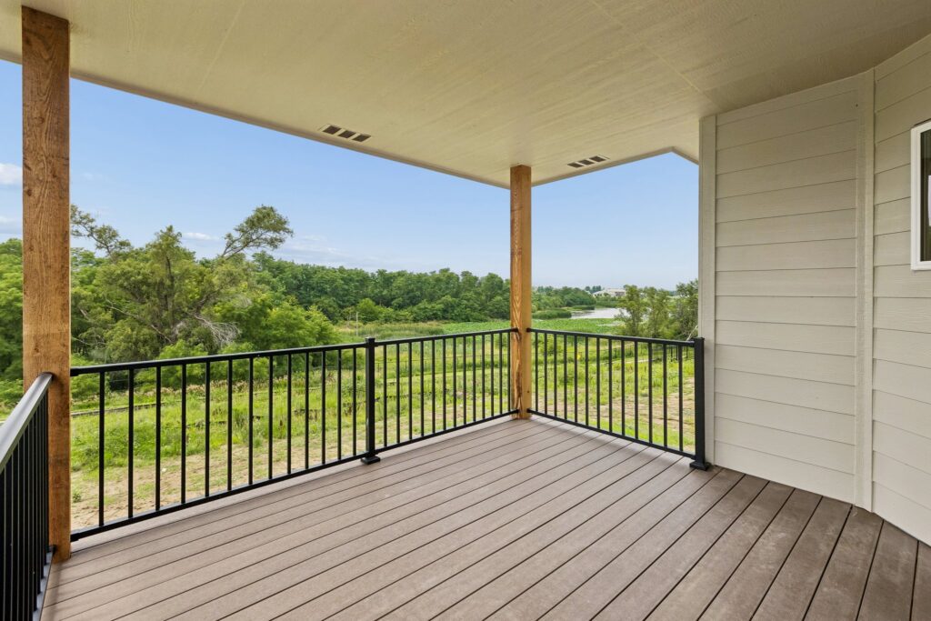 32-web-or-mls-11108 N 173rd St_032