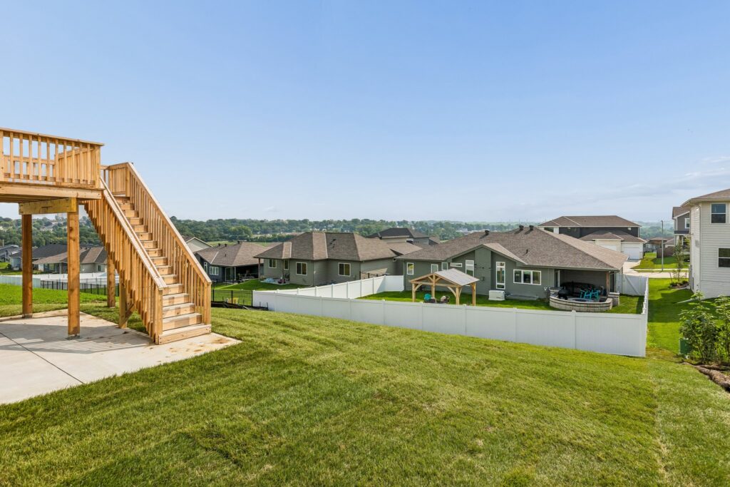 33-web-or-mls-9659 - 11103 N 161st Ave_003 (2)