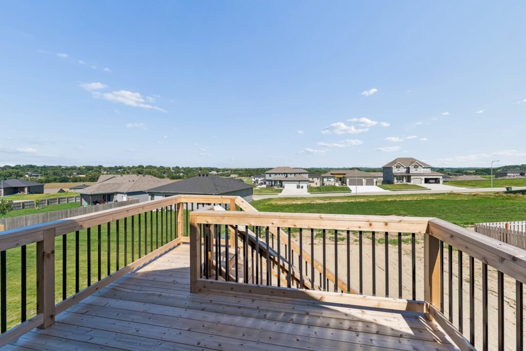 35-web-or-mls-9343 - 11101 N 161st St_035