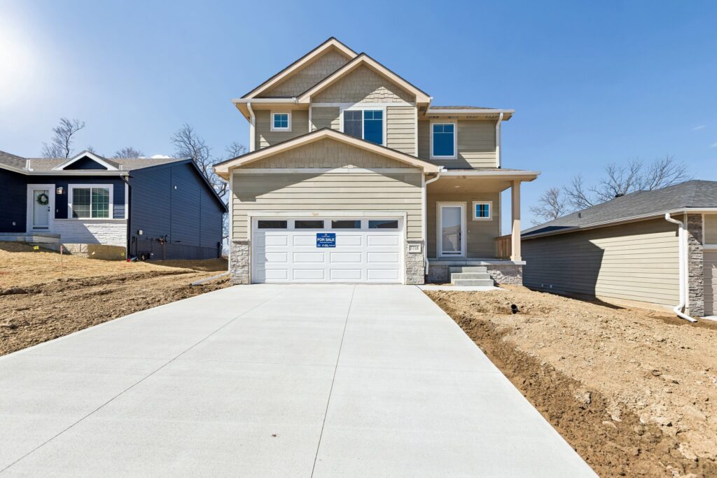 36-web-or-mls-8320 - 7716 N 116th Ave - 001