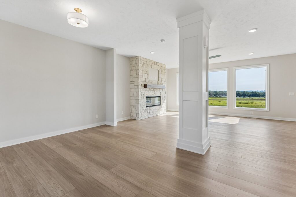 4-web-or-mls-11003 N 159th Ave_004