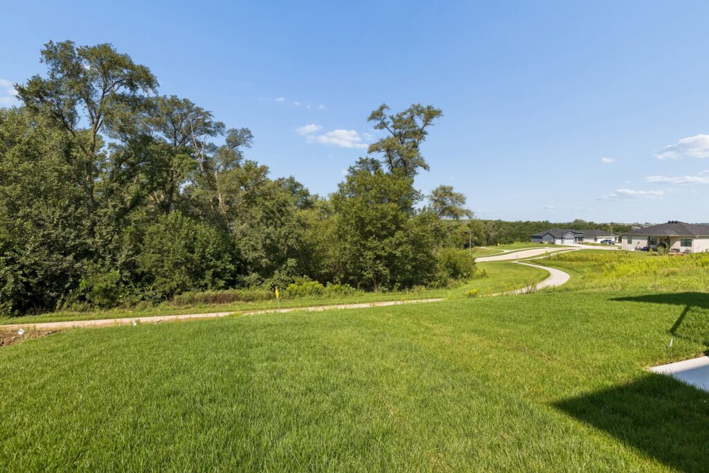 4-web-or-mls-11008 N 172nd St_004