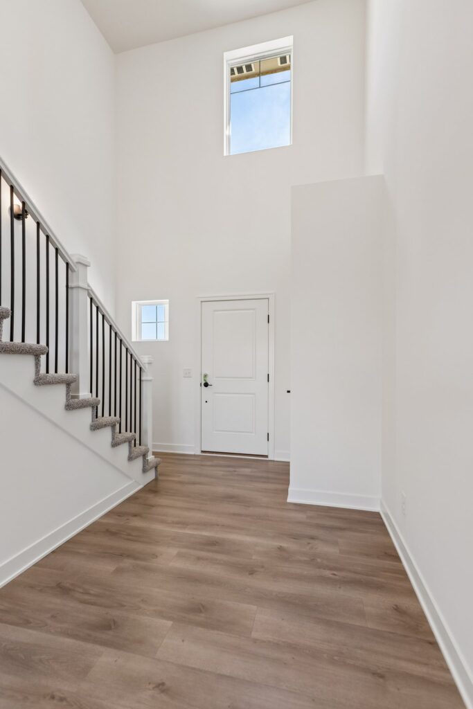 4-web-or-mls-8320 - 7716 N 116th Ave - 004