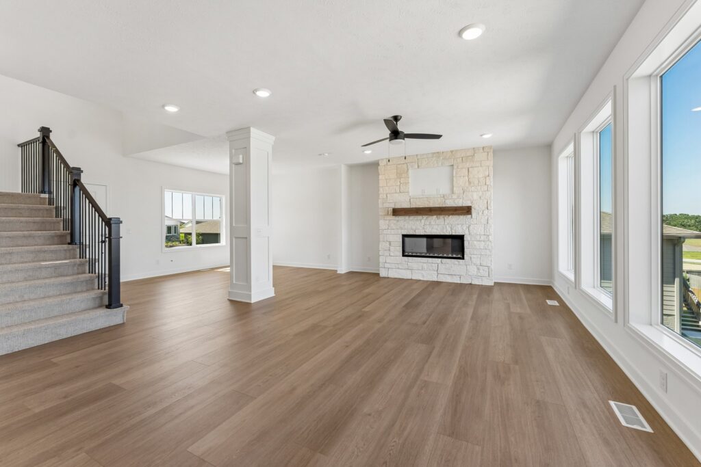 4-web-or-mls-9343 - 11101 N 161st St_004