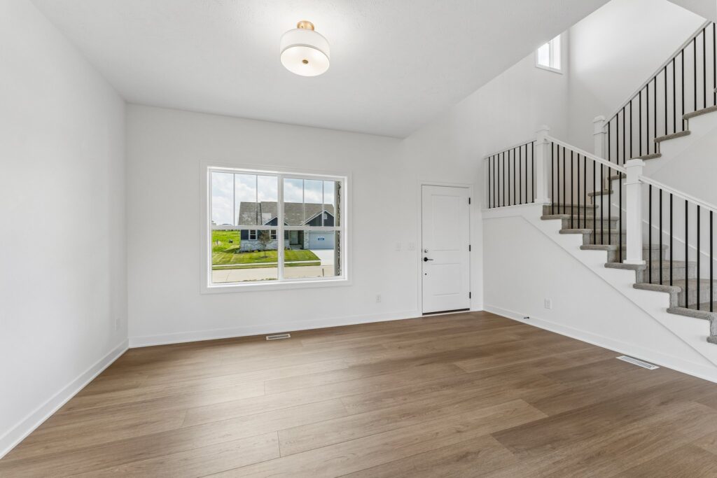 4-web-or-mls-9344 - 11008 N 172nd St_005