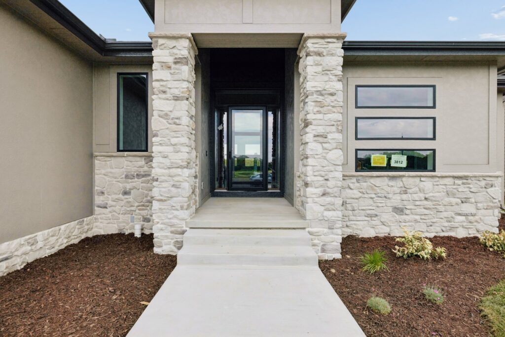 44-web-or-mls-9801 - 3812 Prairie Breeze Rd_004 (2)