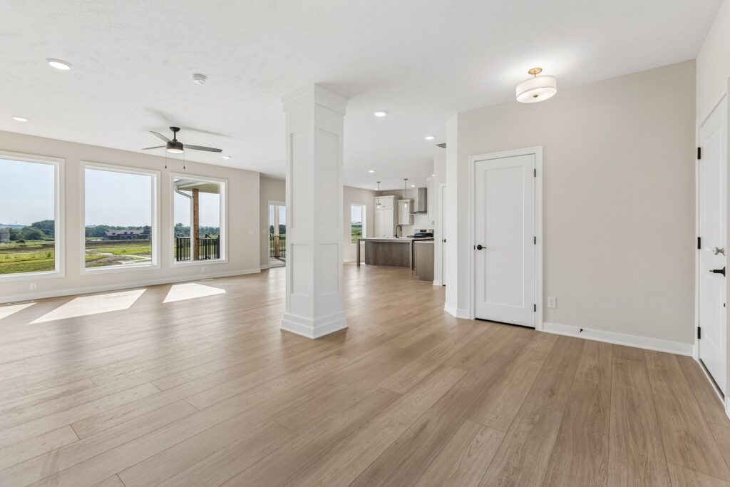 5-web-or-mls-11003 N 159th Ave_005