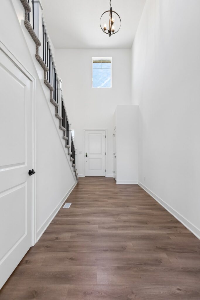 5-web-or-mls-8320 - 7716 N 116th Ave - 005